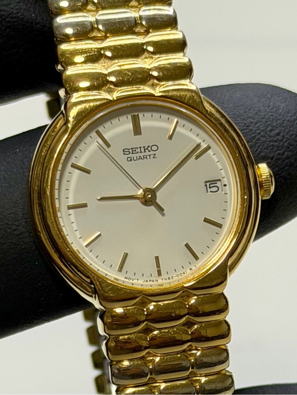 Seiko Vintage 7N82-0038 White Dial Date Gold-Tone Ladies’ 24mm Watch
